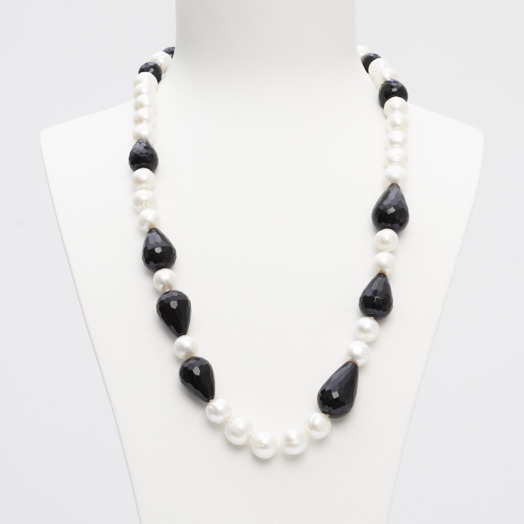 Collana in Perle barocche e gocce di Agata Nera