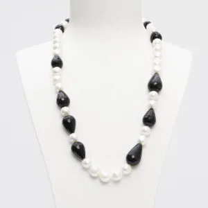 Collana in Perle barocche e gocce di Agata Nera