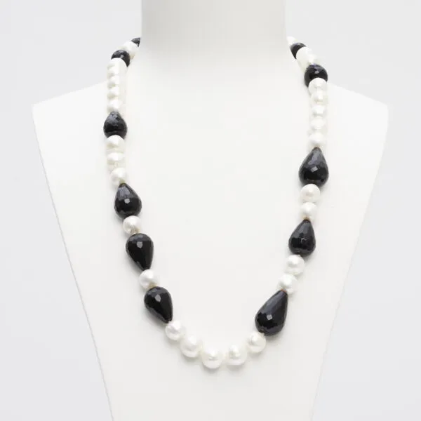 Collana in Perle barocche e gocce di Agata Nera