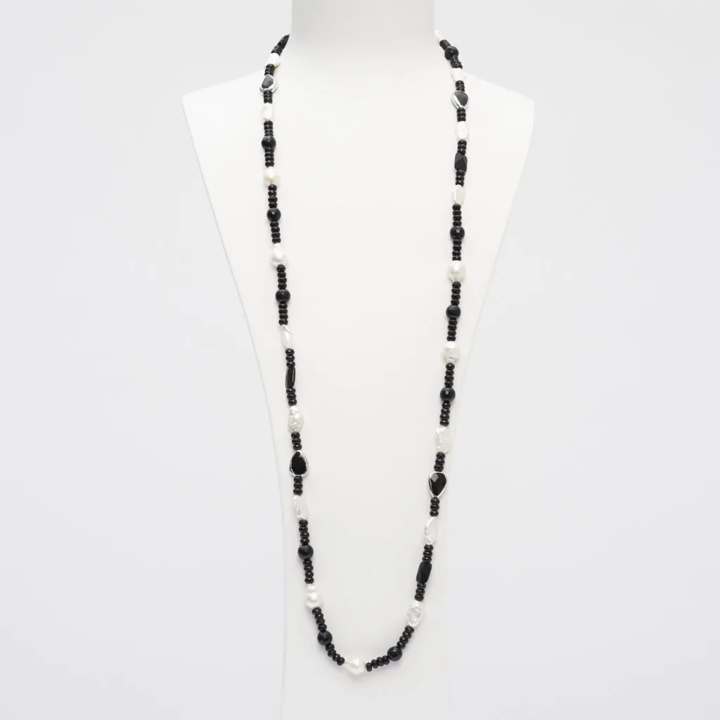 Collana lunga Infilata, in Agata Nera e Perle