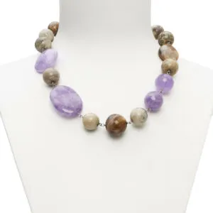 Collana rilegata in Ametista, Corallo Fossile e Legno Fossile