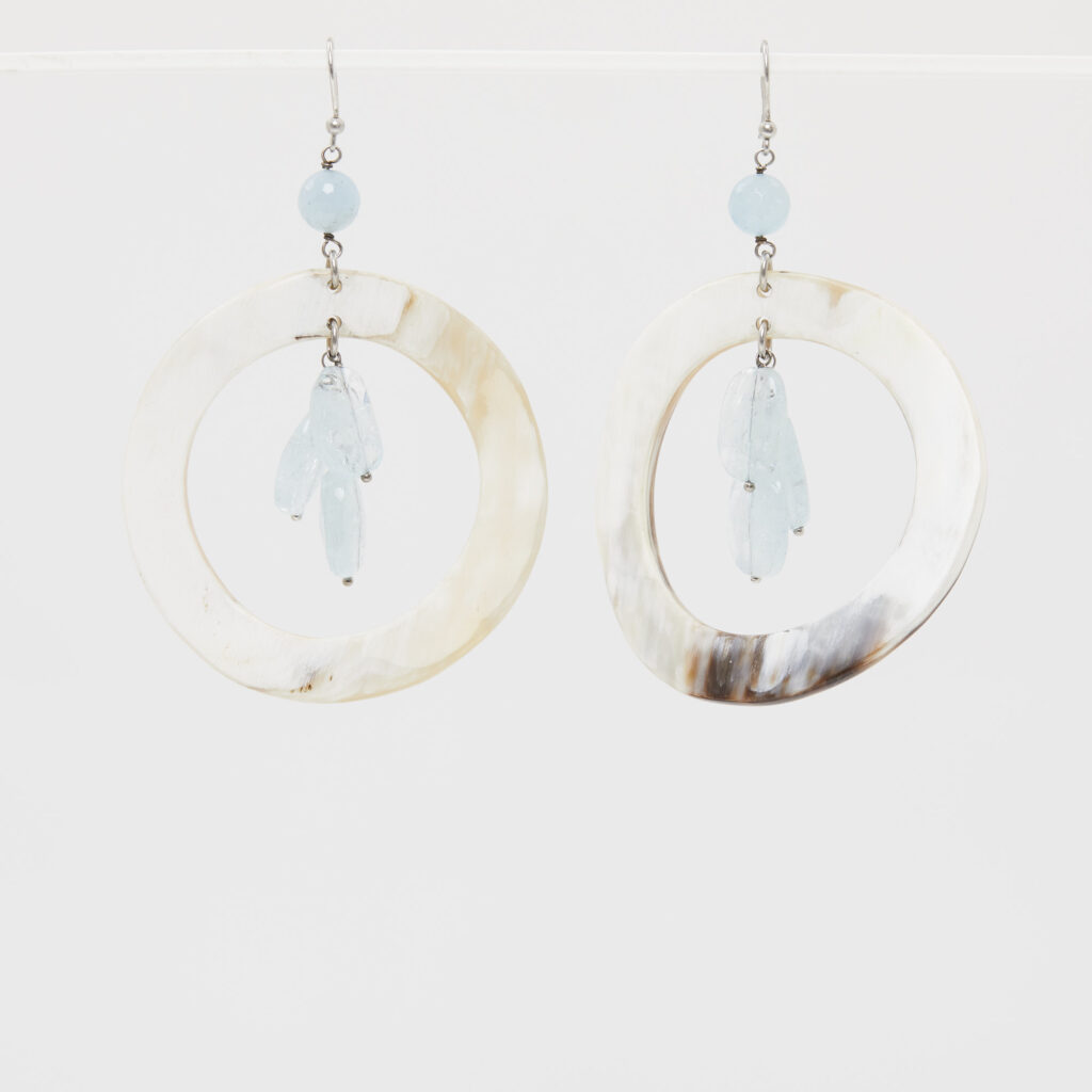 Orecchini in Corno ed Acquamarina, con Argento