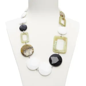 Collana rilegata in Agata Bianca, Agata Nera e Grossularia