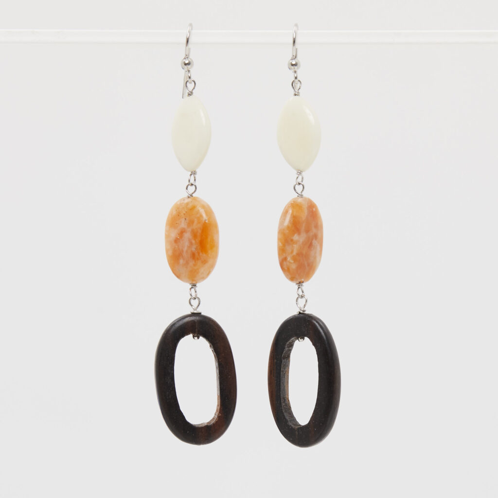 Orecchini in Aragonite e Forme in Ebano