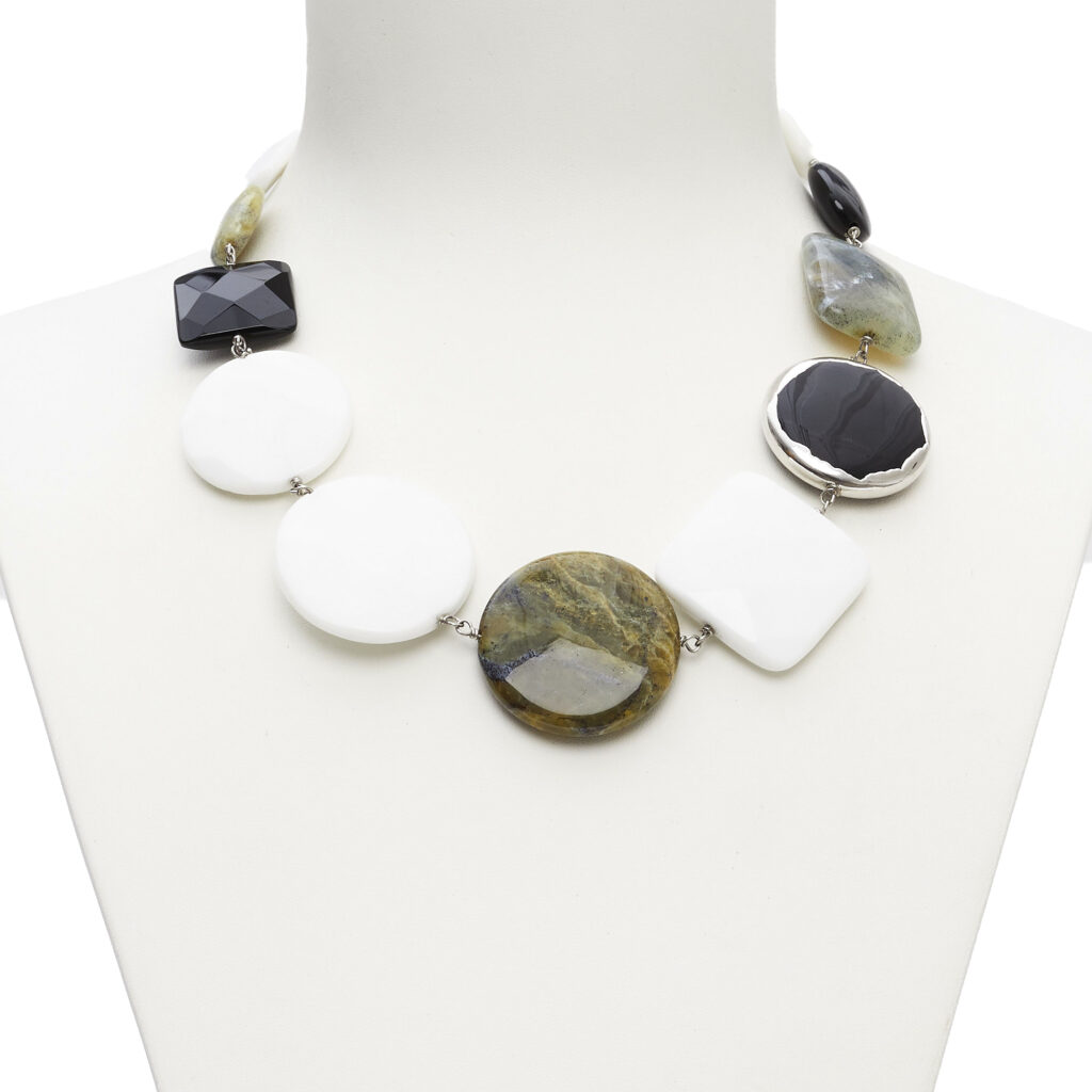 Ketting van witte Agaat, zwarte Agaat en Grossularia