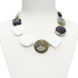 Collana rilegata in Agata Bianca, Agata Nera e Grossularia