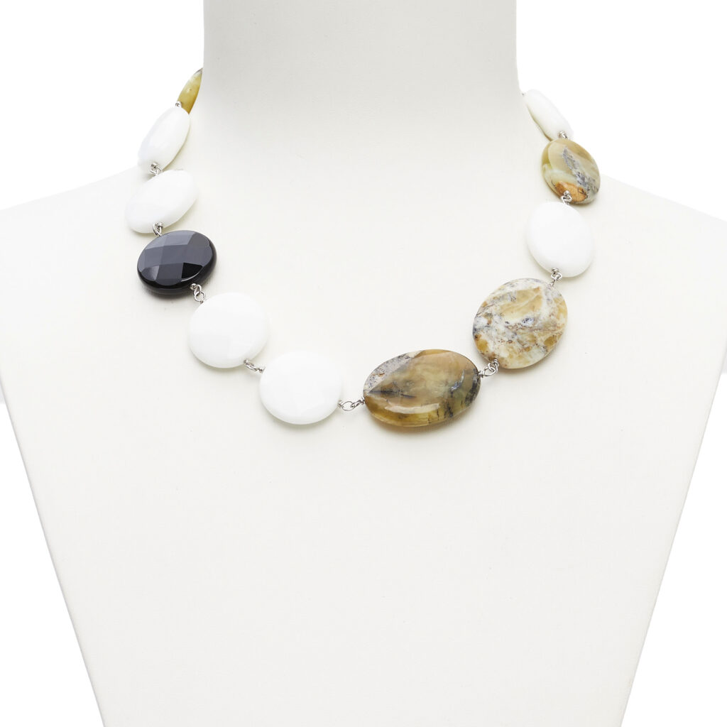 Ketting van witte Agaat, zwarte Agaat en Grossularia