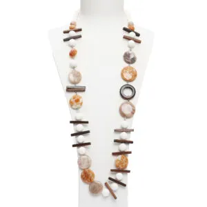 Collana in Corallo Bianco, Aragonite e Pietra di Luna con Ebano