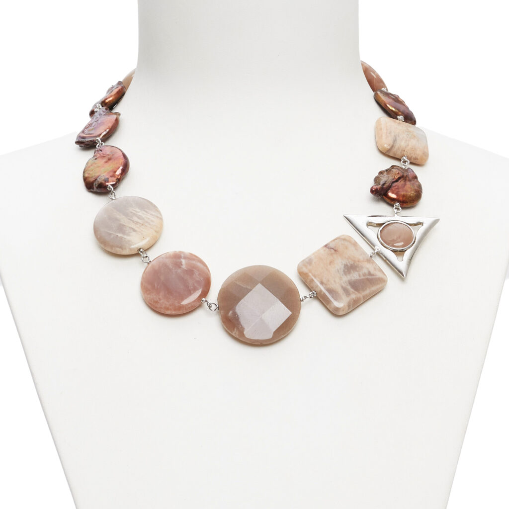 Collana in Pietra di Luna e Perle Piatte