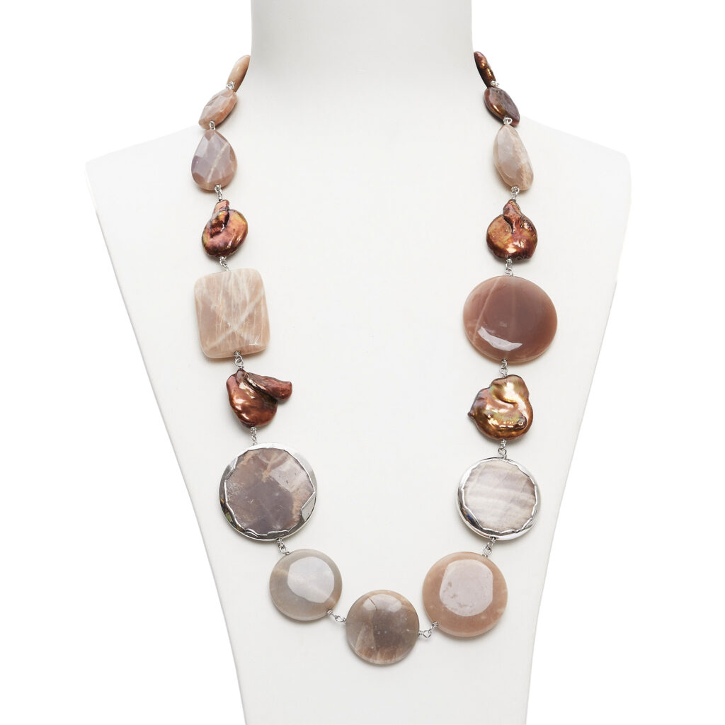 Collana in Pietra di Luna e Perle Piatte