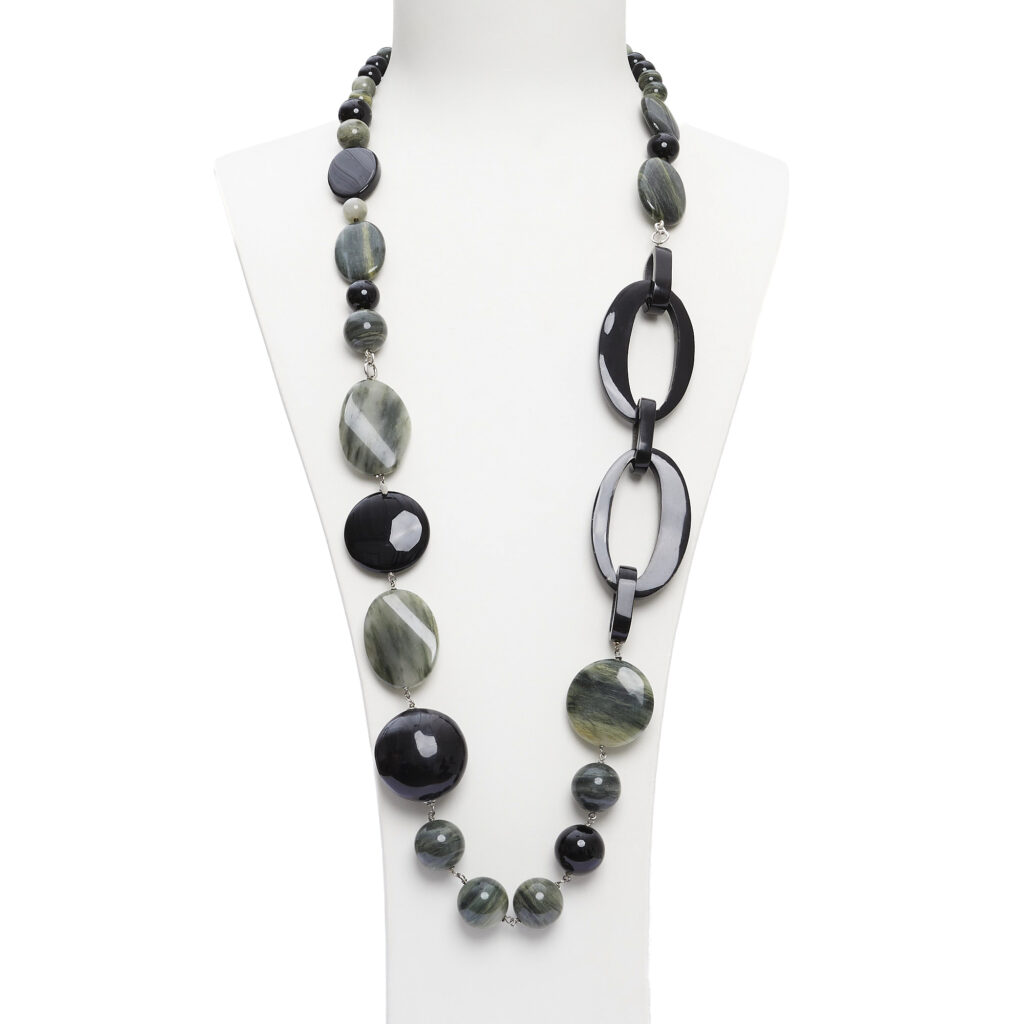 Collana in Agata Salvia ed Agata Nera, con Corno