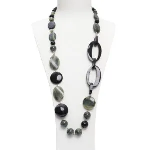 Collana in Agata Salvia ed Agata Nera, con Corno