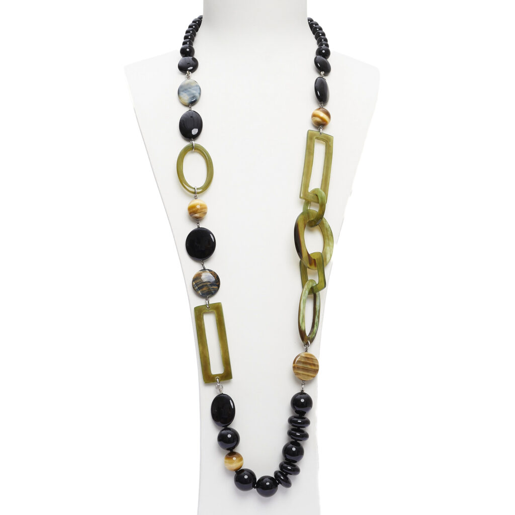 Collana in Occhio di Falco ed Agata Nera, con Corno