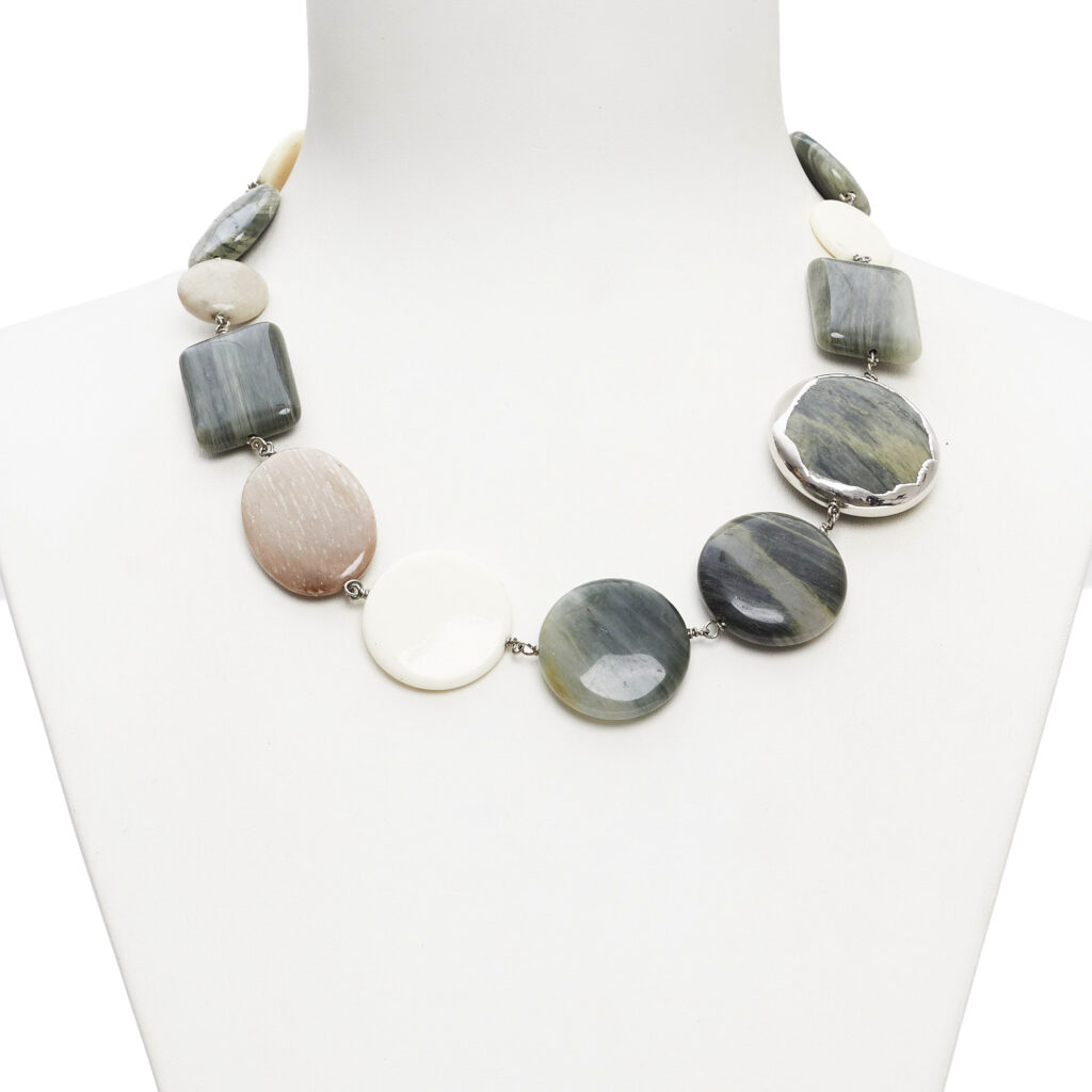 Collana in Agata Salvia e Corallo Fossile Scontornato
