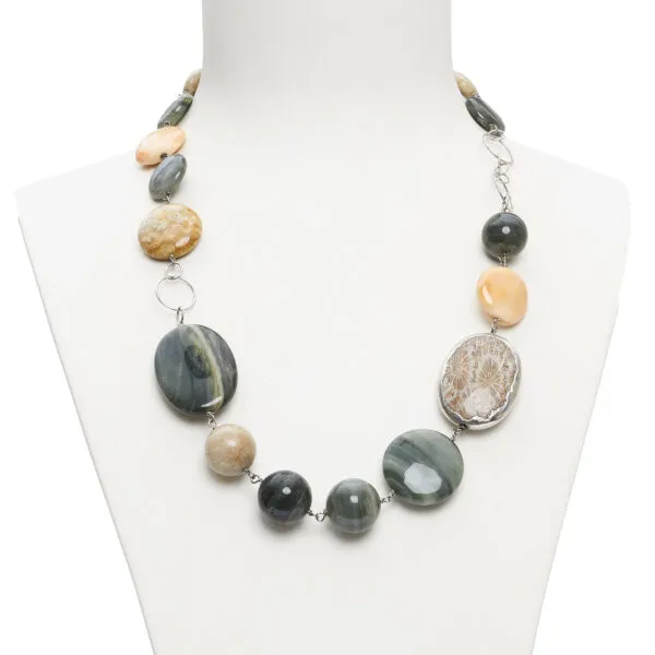 Collana in Agata Salvia, Corallo Fossile e Conchiglia