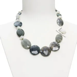 Collana corta in Agata Muschiata ed Agata Salvia