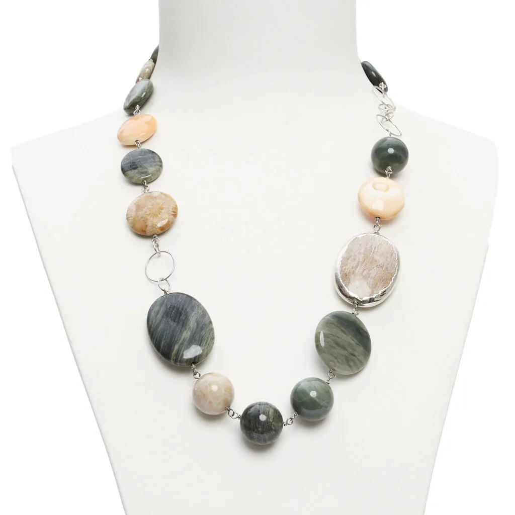 Collana in Agata Salvia, Conchiglia e Legno Fossile