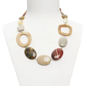 Collana in Grossularia, Agata di Fuoco e Corallo Fossile, con Corno