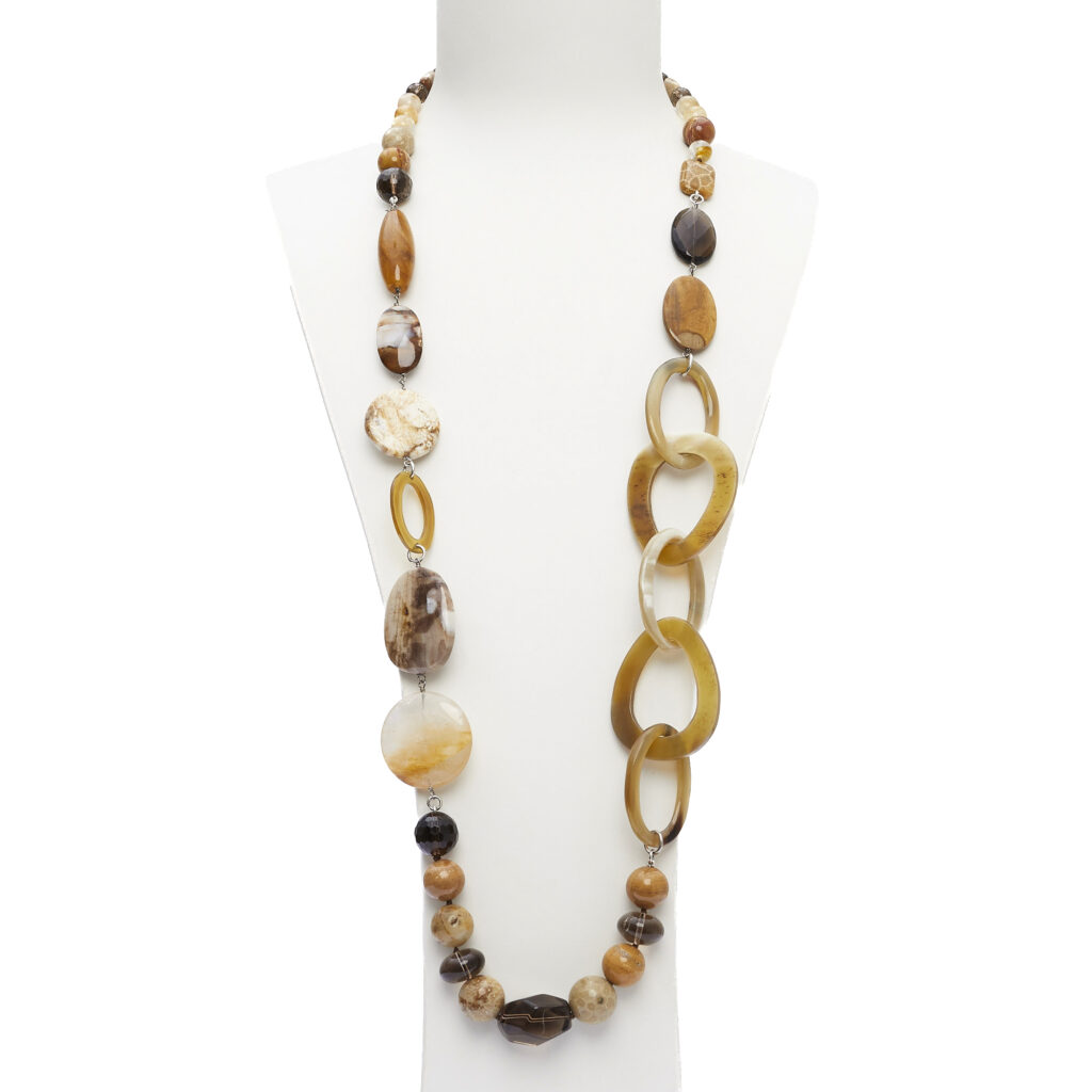 Collana in Fumè, Legno Fossile e Corallo Fossile, con sequenze in corno