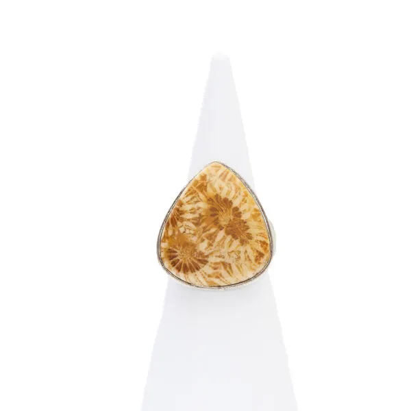 Anello in Argento con Corallo Fossile