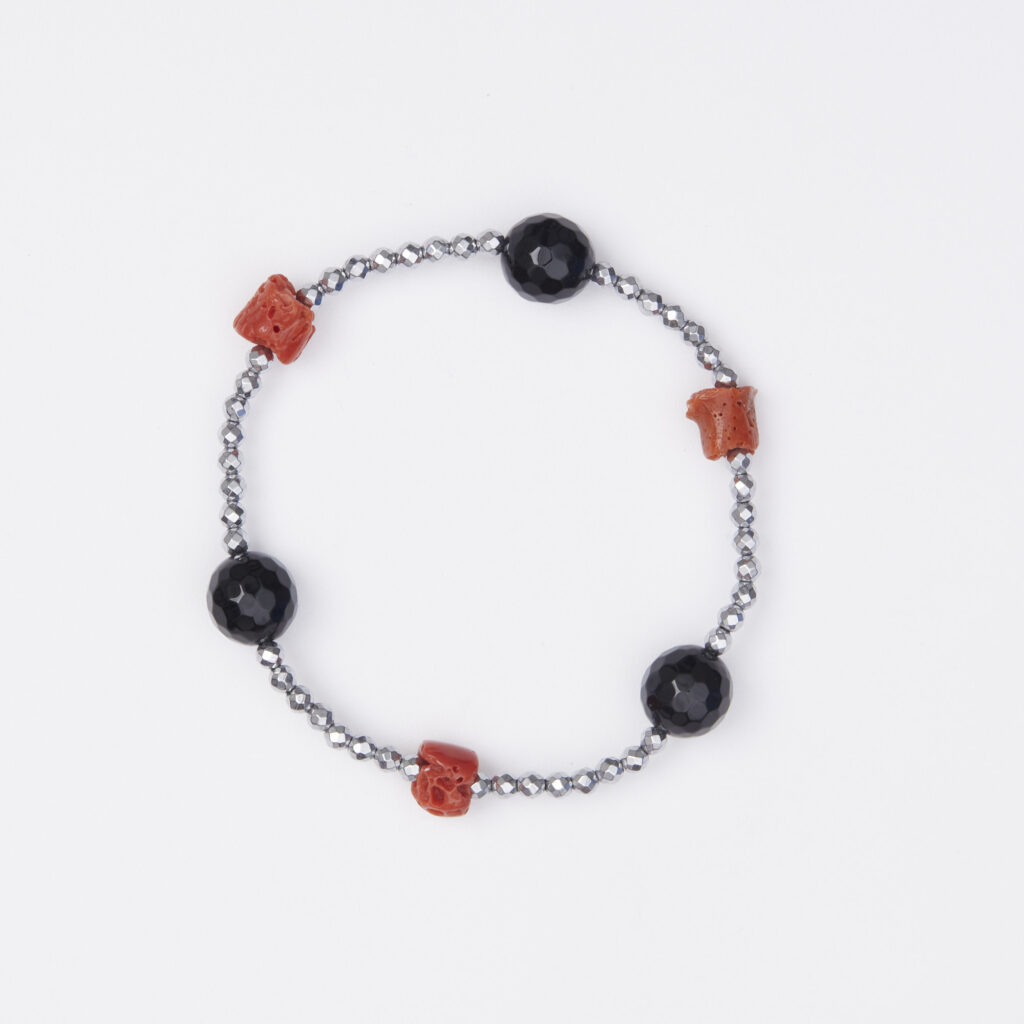 Bracciale Elastico in Ematite, Corallo ed Onice
