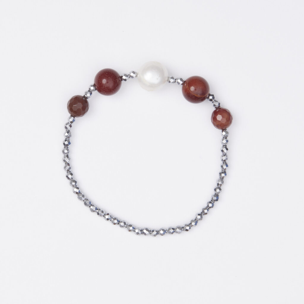 Bracciale Elastico in Ematite, Mokaite e Perle