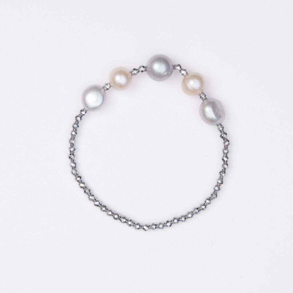 Bracciale Elastico in Ematite e Perle di Fiume Grigie