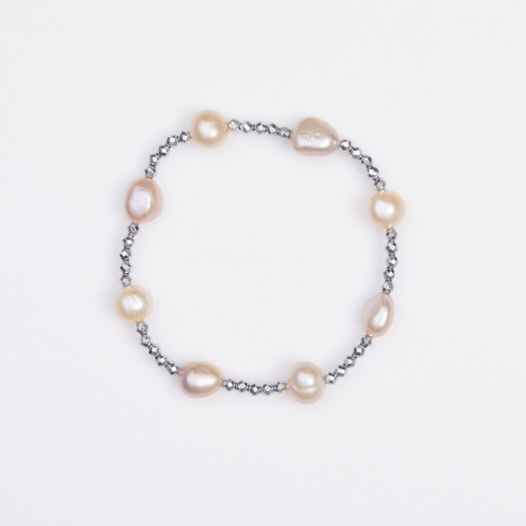 Bracciale Elastico in Ematite e Perle di Fiume Rosate
