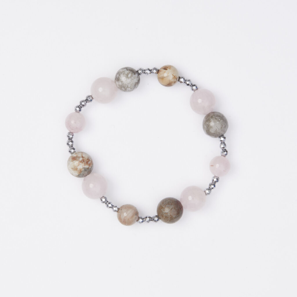 Bracciale Elastico in Ematite, Quarzo Rosa e Corallo Fossile