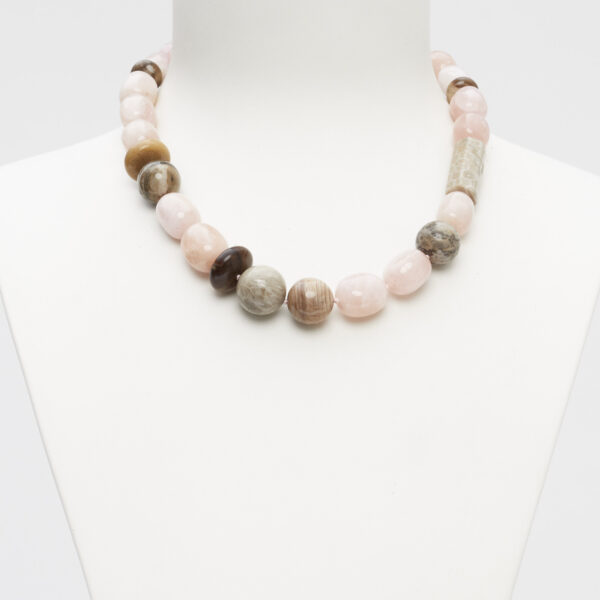 Collanna girocollo in morganite e legno fossile