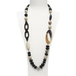 Collana lunga in Agata Nera e Corallo Fossile, con sequenze in Ebano e Corno