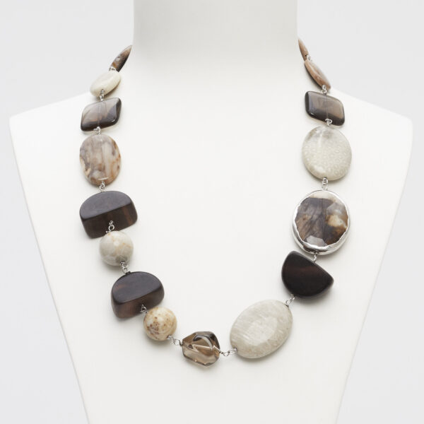 Collana rilegata in Argento, in Legno fossile, Ebano e Quarzo Fumè