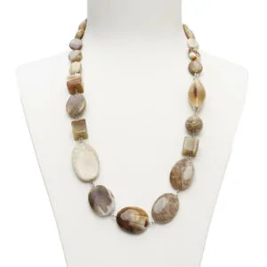 Collana rilegata in Argento, in Legno fossile, Corallo Fossile e Corno