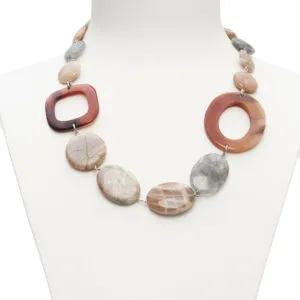 Collana corta in Pietra di Luna e Quarzo Grigio, con forme in corno
