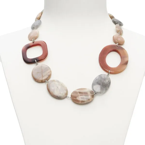 Collana corta in Pietra di Luna e Quarzo Grigio, con forme in corno