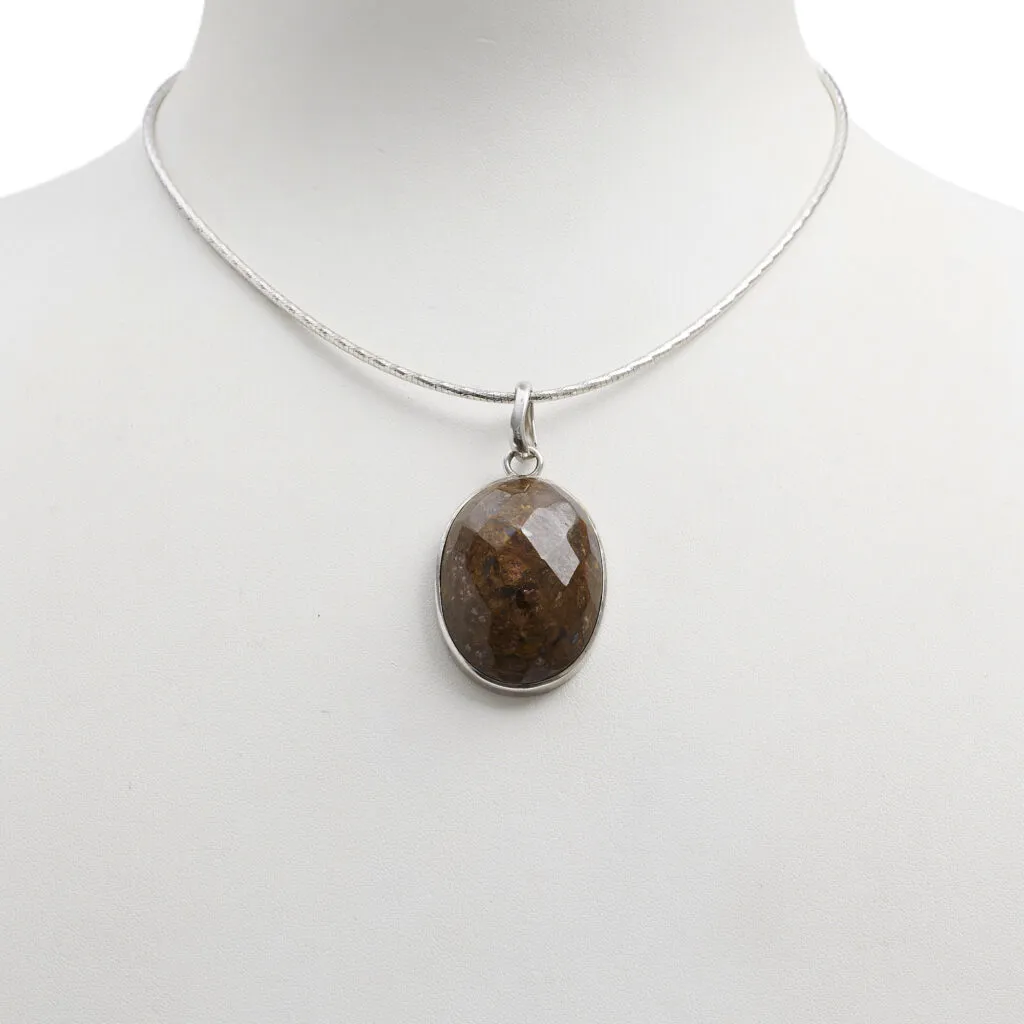 Ciondolo in Bronzite Ovale ed Argento