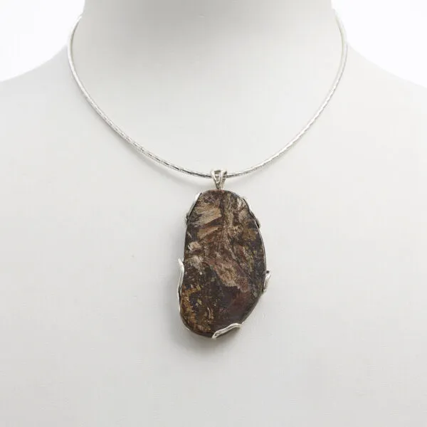 Ciondolo in Bronzite non lavorata ed Argento