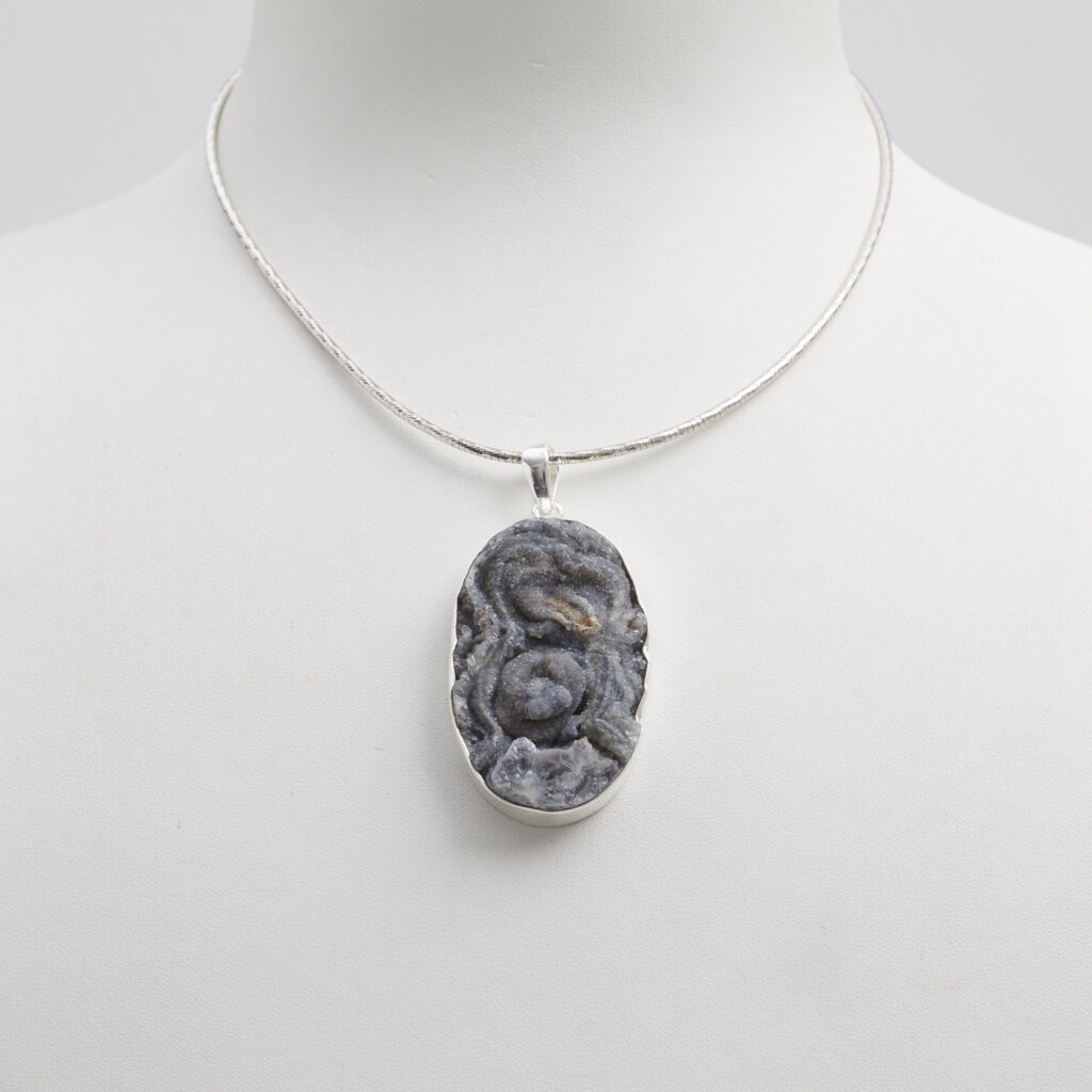 Ciondolo in Conchinas Ovale ed Argento