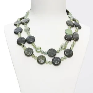 Collana a due fili in Prehnite e Nefrite, con composizione laterale artigianale in Argento