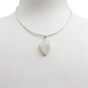 Ciondolo in Labradorite Bianca con Argento