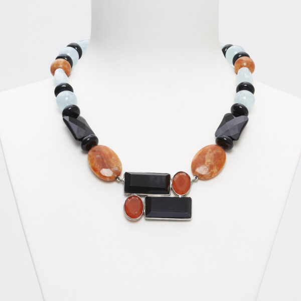 Collana corta in Agata Nera, Acquamarina ed Agata di Fuoco, con composizione centrale artigianale in Argento