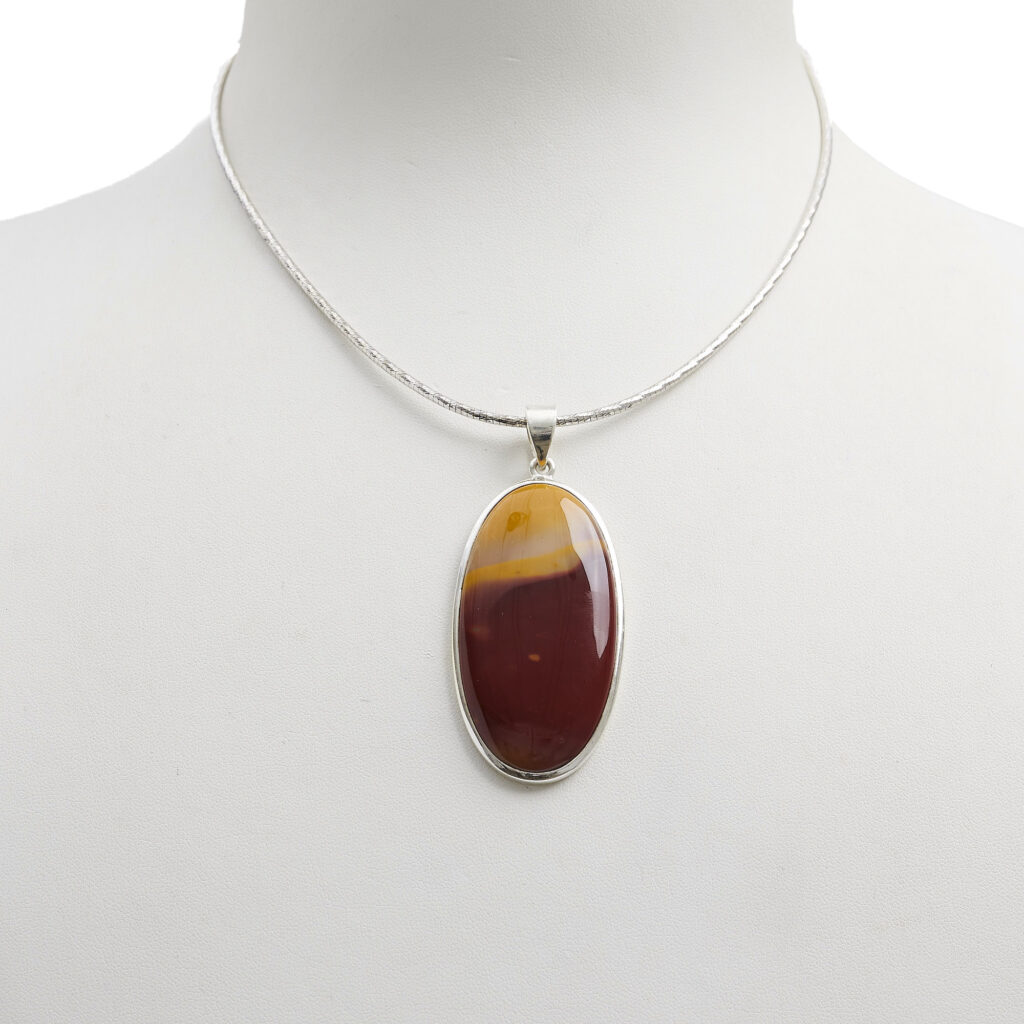 Ciondolo in Mokaite ovale con Argento