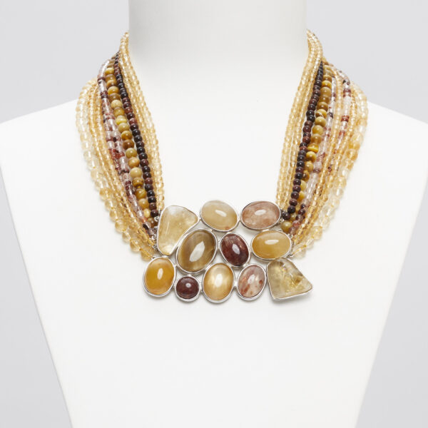 Collana corta a nove fili in Citrino, Occhio di Bue, Quarzo Ematoide e Golden Eye, con composizione centrale artigianale in Argento