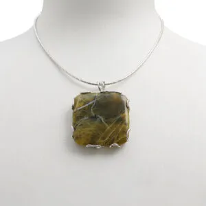 Ciondolo in Grossularia ed Argento