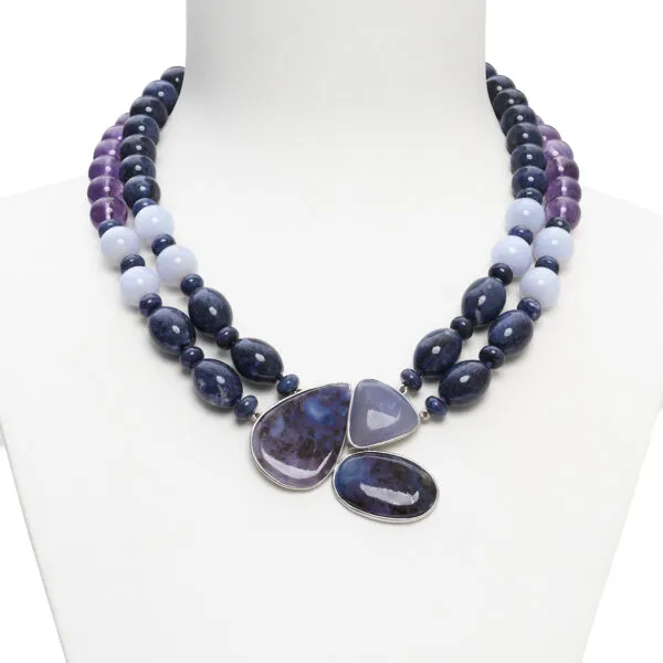 Collana corta a due fili in Dumortierite, Calcedonio ed Ametista, con composizione centrale artigianale in Argento