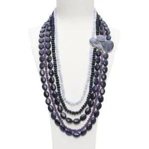 Collana a cinque fili in Dumortierite, Calcedonio ed Ametista, con composizione laterale artigianale in Argento