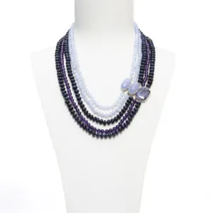 Collana a cinque fili in Calcedonio, Dumortierite ed Ametista, con composizione laterale artigianale in Argento