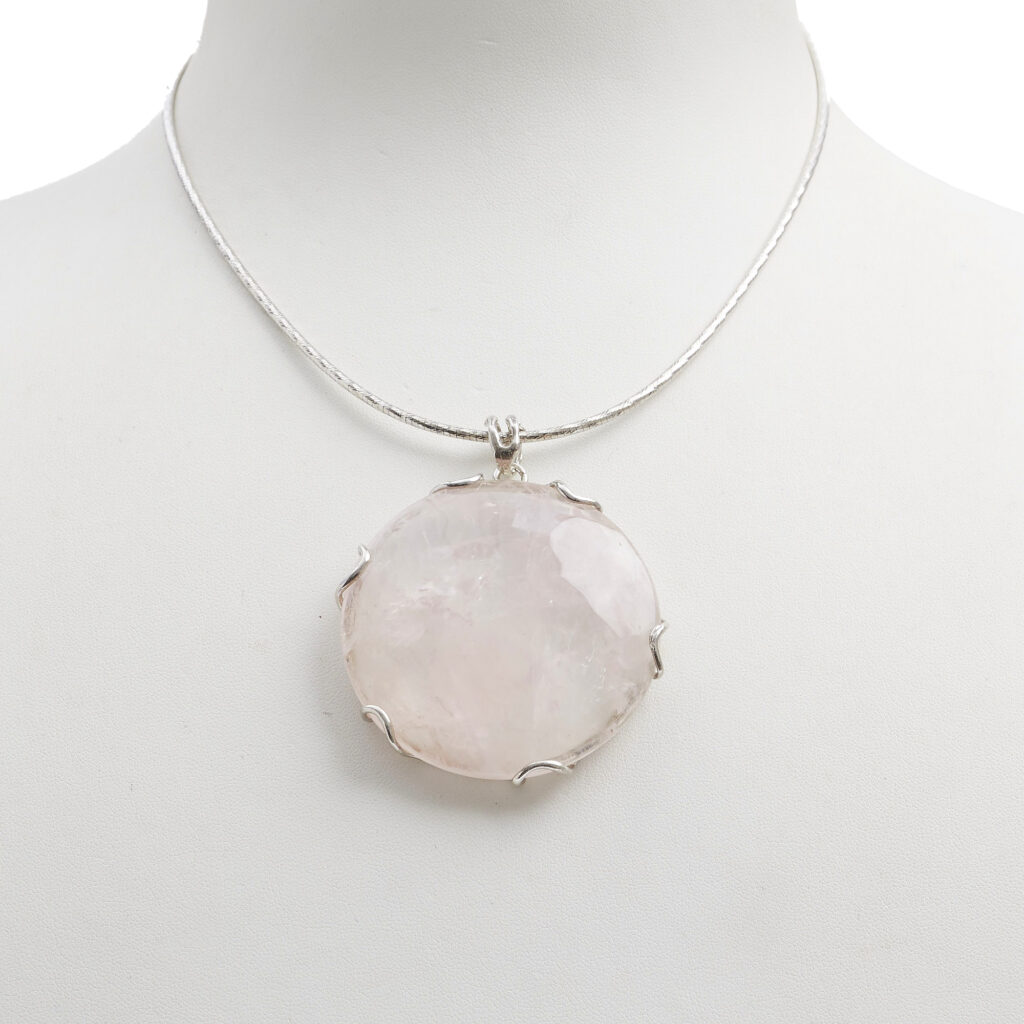 Ciondolo in Quarzo Rosa Tondo con Argento