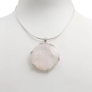 Ciondolo in Quarzo Rosa Tondo con Argento