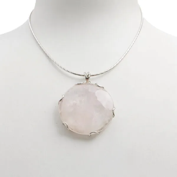 Ciondolo in Quarzo Rosa Tondo con Argento